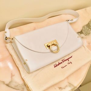 🔥SOLD🔥 Salvatore Ferragamo white ivory Capri bag